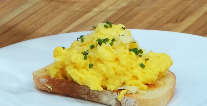 How to Make Really Good Scrambled Eggs Like a Pro